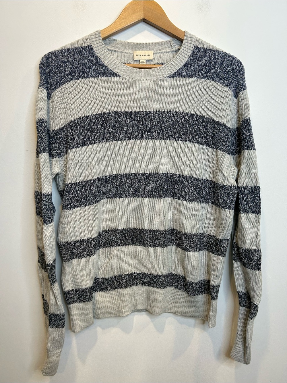 Club Monaco Men’s Cotton Stripe Knit Crewneck Sweat Grey Blue